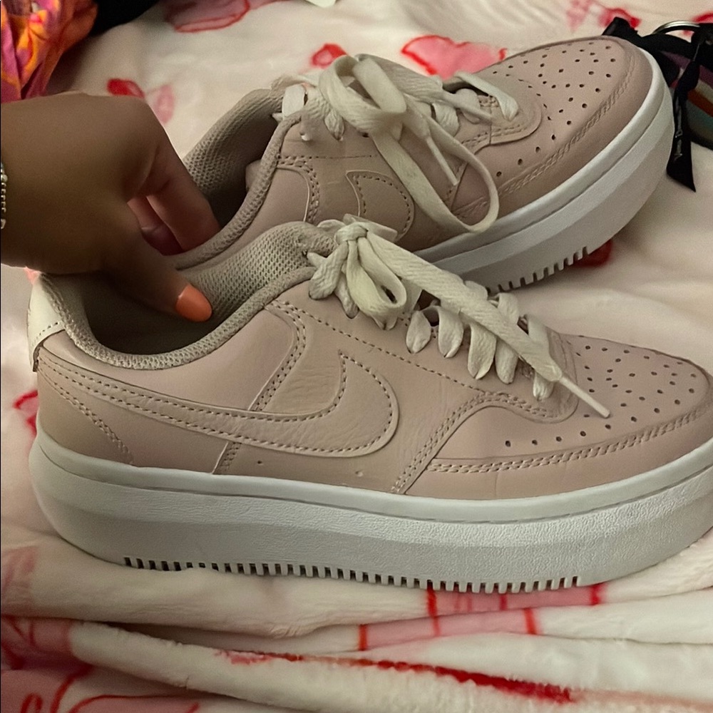 Nike Women's Pink Sneakers